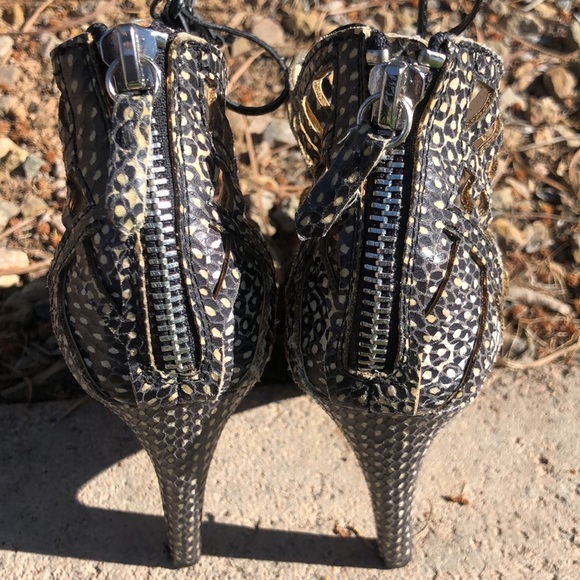 DV Dolce Vita Animal Print Strappy Sandaled Stiletto Heels. Super Stylish! Sz 6. - Picture 4 of 12